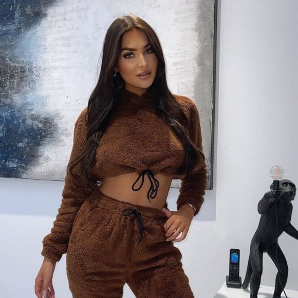 CLEARANCE FINAL PRICE IMPORTED JOGGER SET TOP AND BOTTOM - Picture 2 of 9